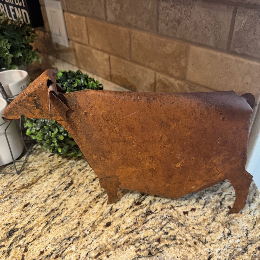 Rustic Metal Cow Decor - Picture 2 of 6